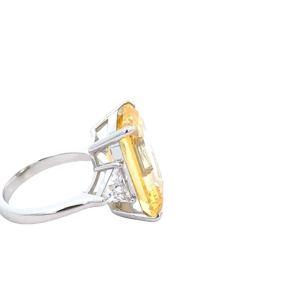 YELLOW EMERALD-CUT GEMSTONE RING