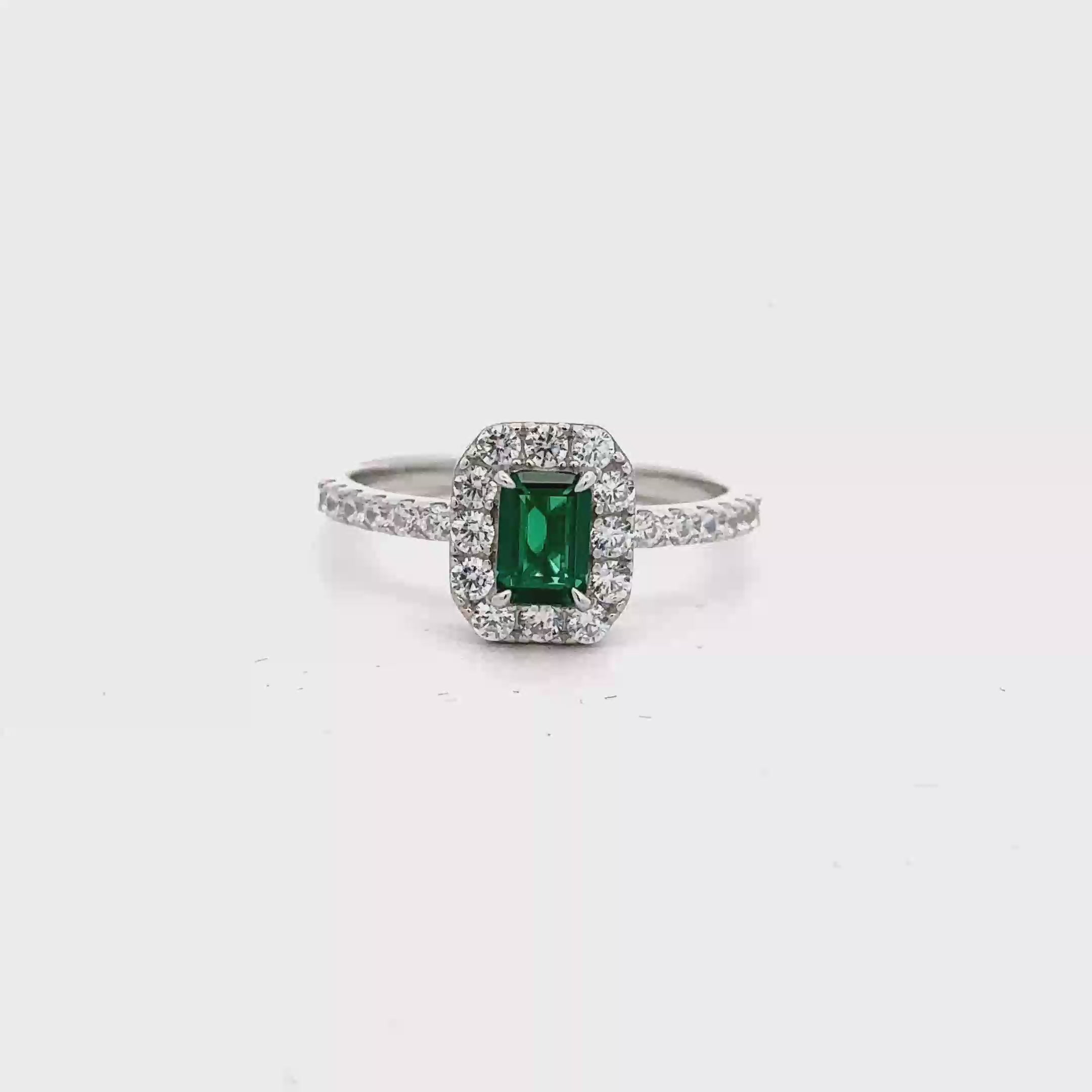 ROYAL EMERALD RING IN 925 STERLING SILVER & ZIRCONIA